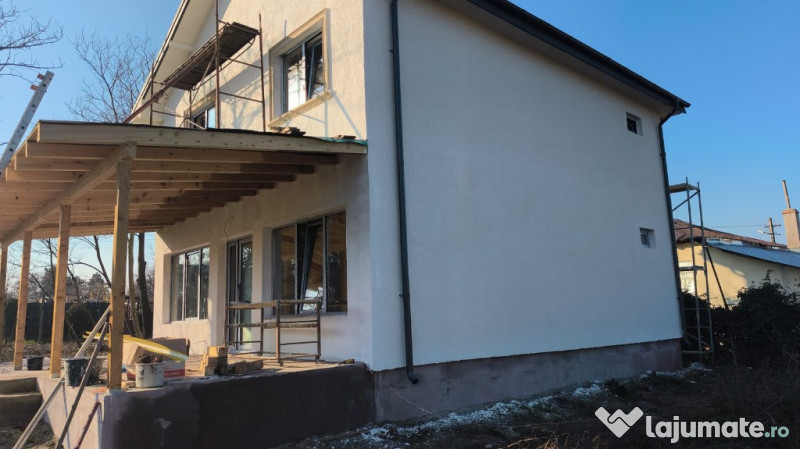 Casa Costesti, Buzau, situata pe șoseaua E85 