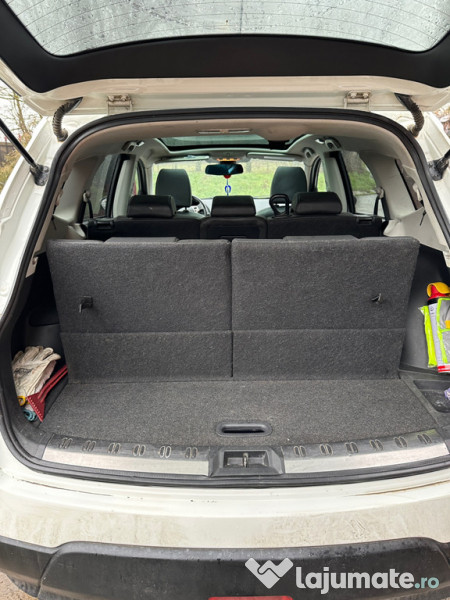 Nissan Qashqai 2011 Diesel 4x4, 7 locuri 