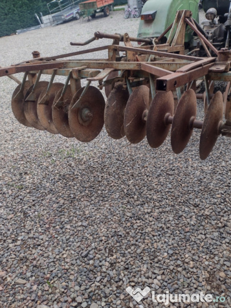 Disc purtat în tiranț 