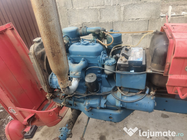 Tractor Fiat 250 sau schimb cu auto 