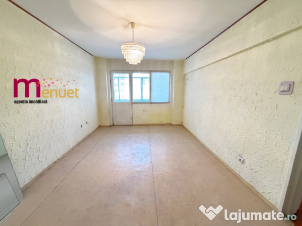 Apartament 3 camere,str.Pacii,etaj 1