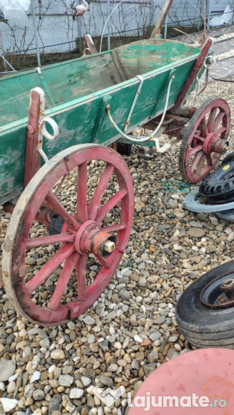 Caruta rustica veche din lemn 