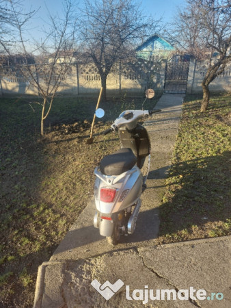 Scuter electric Vespa 