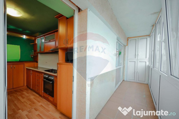 Apartament cu 4 camere, de vânzare în zona Rogerius 