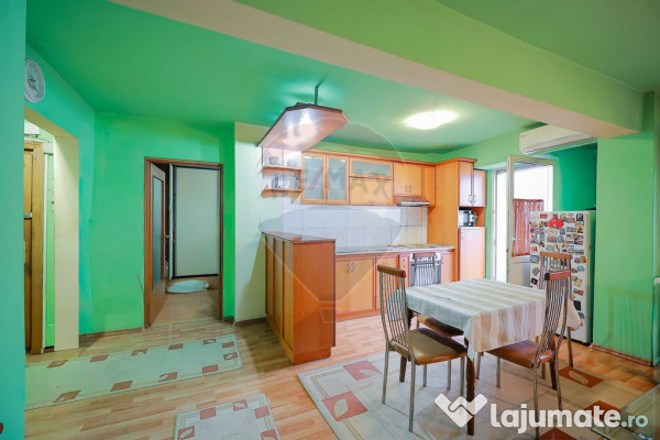 Apartament cu 4 camere, de vânzare în zona Rogerius 