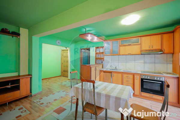 Apartament cu 4 camere, de vânzare în zona Rogerius 