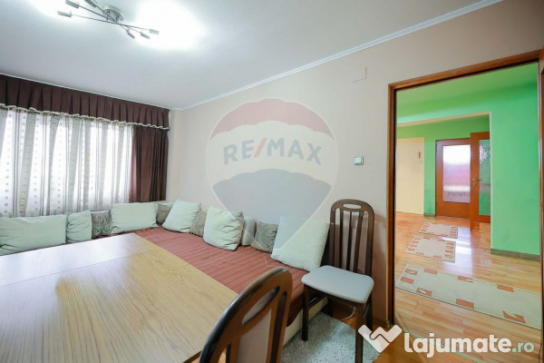 Apartament cu 4 camere, de vânzare în zona Rogerius 