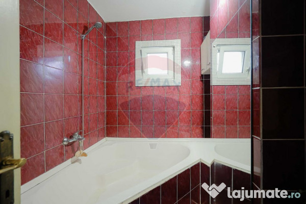 Apartament cu 4 camere, de vânzare în zona Rogerius 