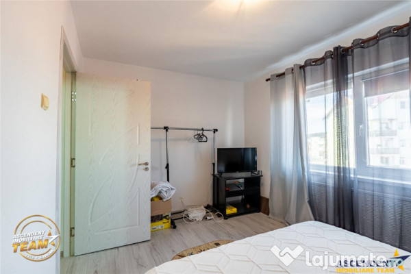 FILM! Apartament 2 camere,luminos,loc parcare,zona centrala 