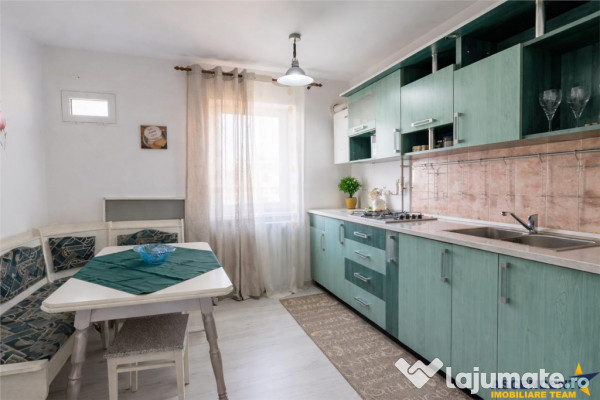 FILM! Apartament 2 camere,luminos,loc parcare,zona centrala 