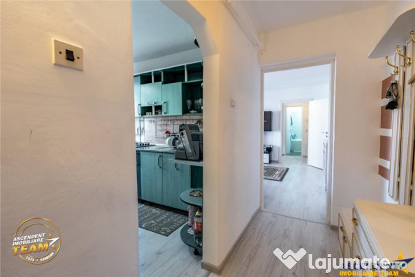 FILM! Apartament 2 camere,luminos,loc parcare,zona centrala 