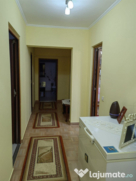Apartament 3 camere etaj 2, zona Vidin, renovat 2022 