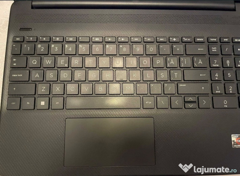 Laptop HP 15.6” Ryzen 3, 8GB RAM, SSD 512GB – stare foarte bună 