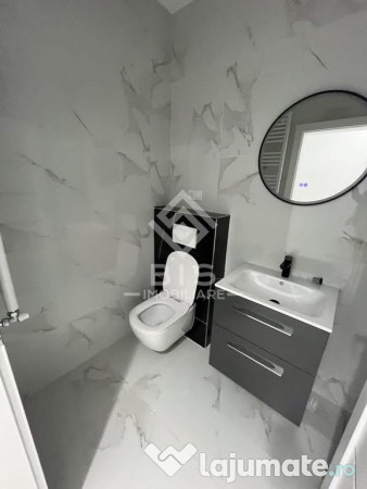 Apartament 3 camere de vanzare. 