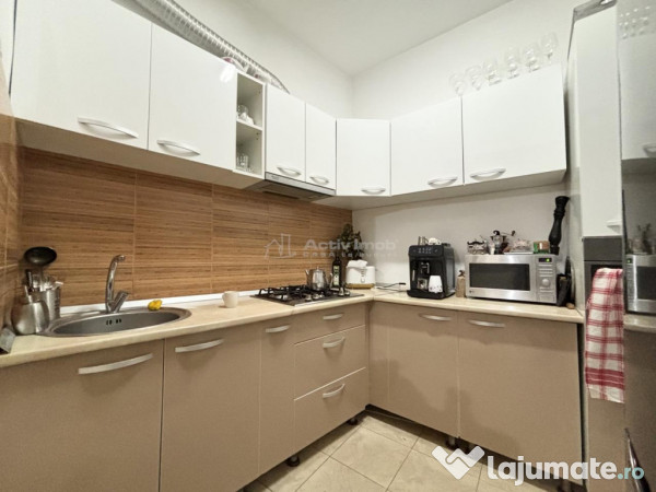 Casa zona centrala - singur in curte - 243 mp