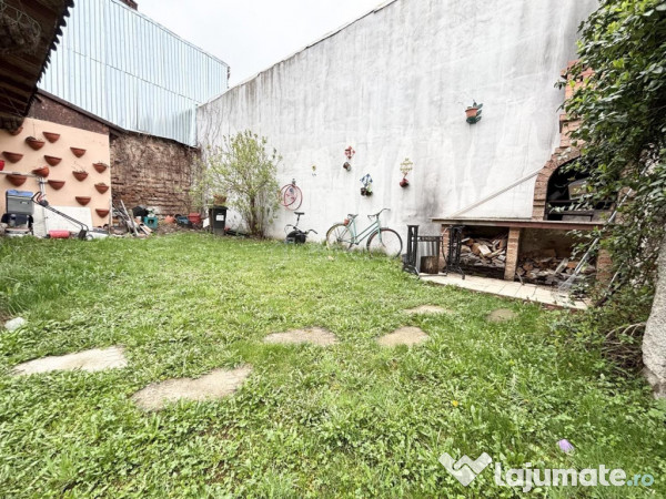 Casa zona centrala - singur in curte - 243 mp