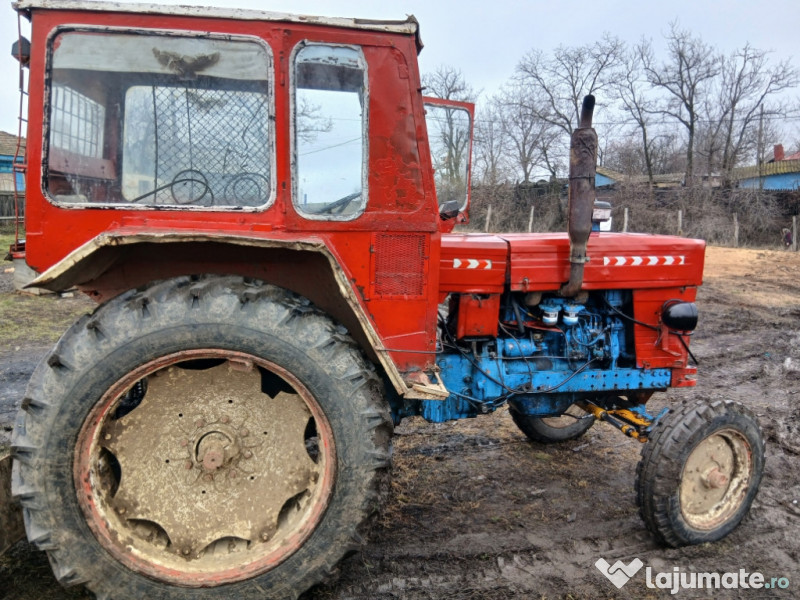 Tractor U650 cu sapă și troliu 
