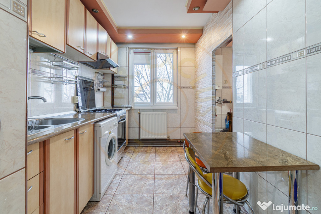 Apartament 3 camere decomandat centrala proprie 