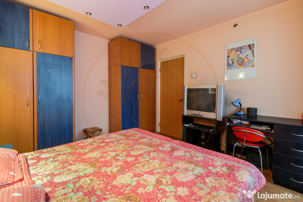 Apartament 3 camere decomandat centrala proprie 