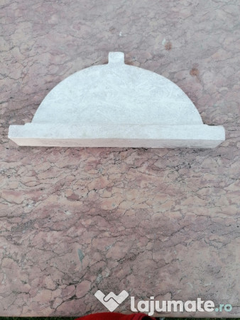 Caramida samota semilună fund 