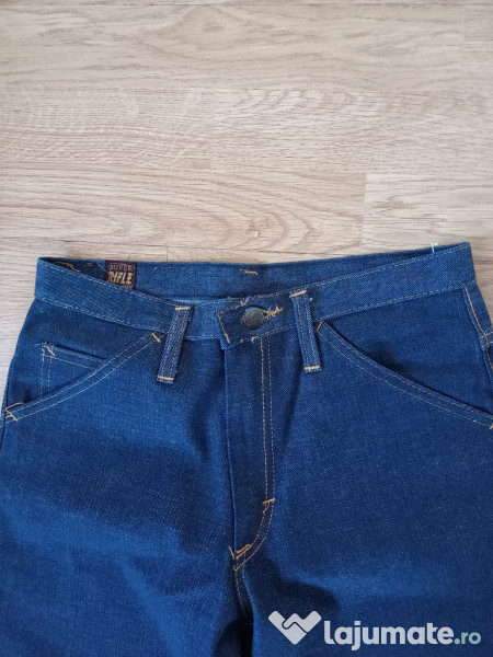 CANADA Doua perechi blugi noi,SUPER RIFLE CARRERA,Calitate 