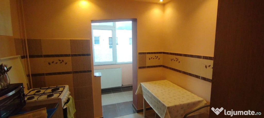 Central 3 camere decomandat 480 euro 