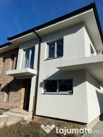 DUPLEX cu 4 camere de vanzare Floresti zona Catanelor