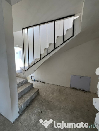 DUPLEX cu 4 camere de vanzare Floresti zona Catanelor
