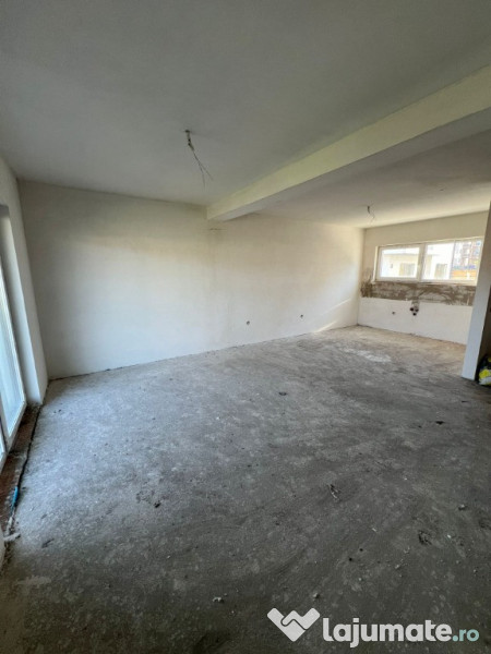 DUPLEX cu 4 camere de vanzare Floresti zona Catanelor