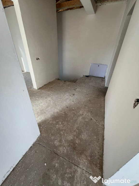DUPLEX cu 4 camere de vanzare Floresti zona Catanelor