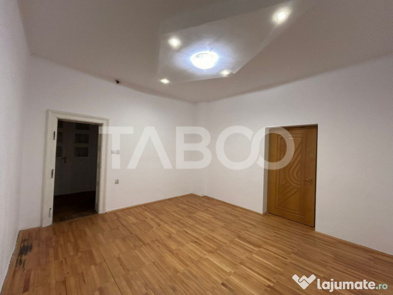 Apartament de vanzare cu garaj terasa 55 mpu zona Central Si