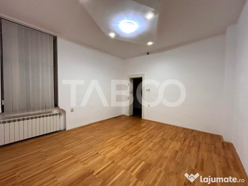 Apartament de vanzare cu garaj terasa 55 mpu zona Central Si