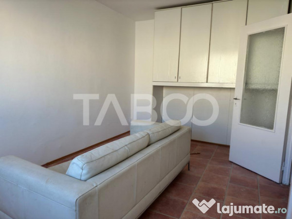 Apartament semidecomandat 2 camere etaj 3 zona Garii Fagaras 