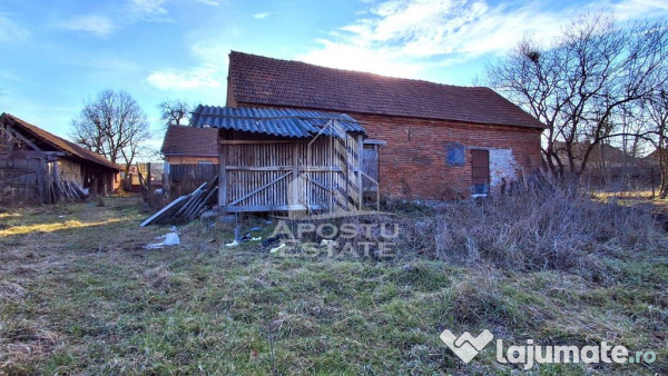 Casa de caramida in Tela si Teren Generos de 4320 mp 