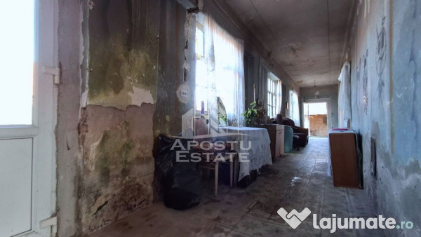 Casa de caramida in Tela si Teren Generos de 4320 mp 