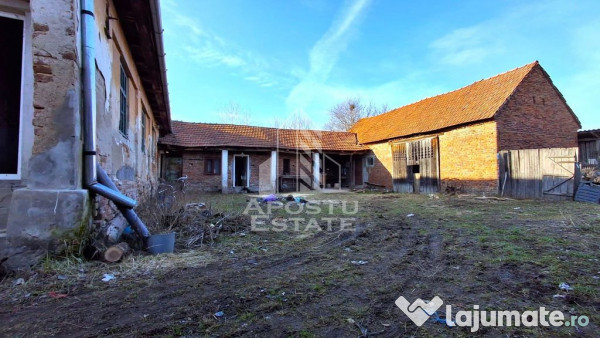 Casa de caramida in Tela si Teren Generos de 4320 mp 