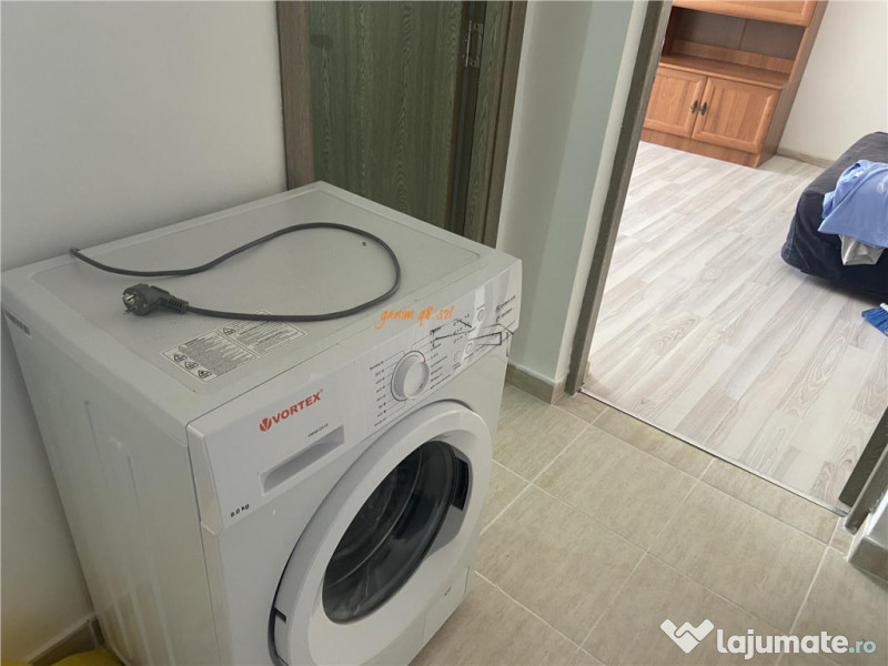 Garsoniera de inchiriat , cartier Sud , decomandata 37 mp ,