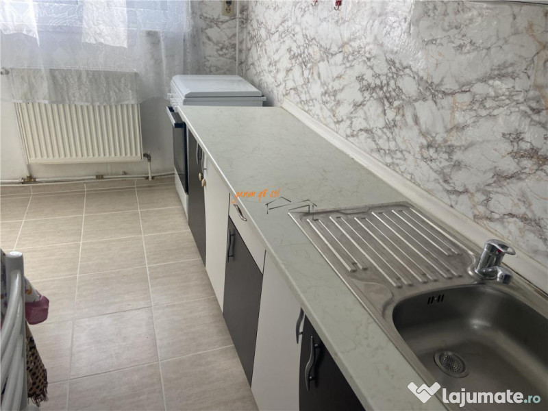 Garsoniera de inchiriat , cartier Sud , decomandata 37 mp ,