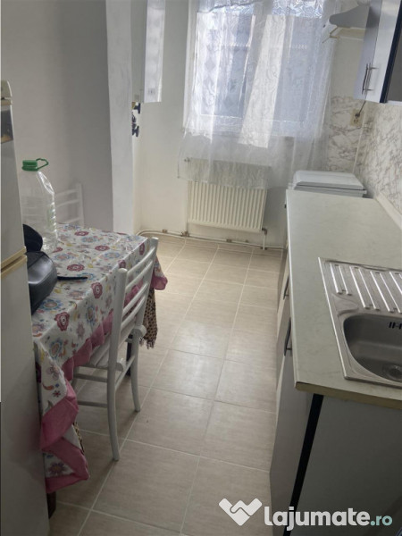 Garsoniera de inchiriat , cartier Sud , decomandata 37 mp ,