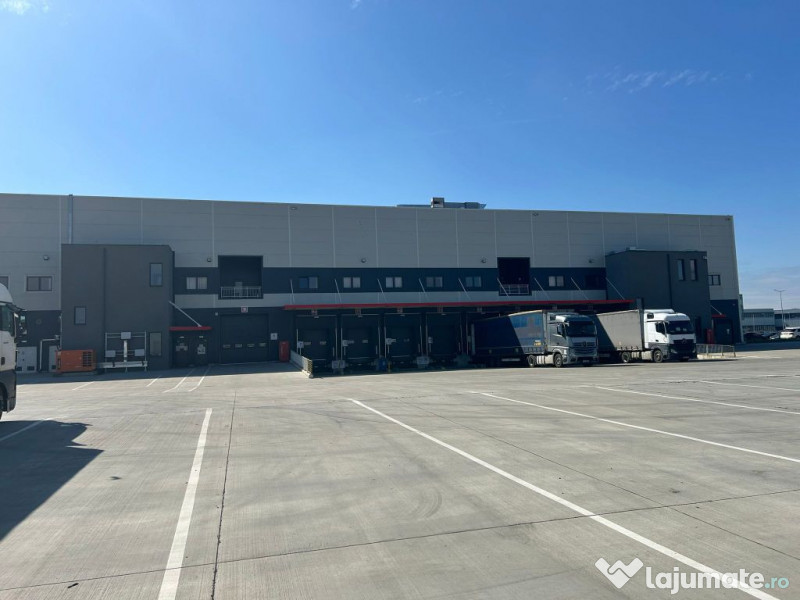 Spațiu cu rafturi pentru Logistică/Depozitare