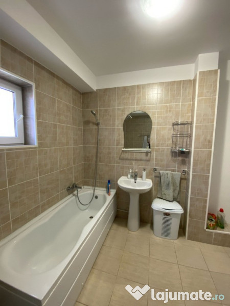 Apartament de 67mp/2 camere/parcare/zona LIDL Floresti 