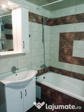 Se inchiriaza apartament in zona Vlahuta 