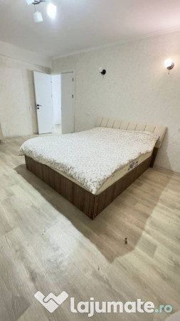 3 camere de vanzare zona Alecsandri