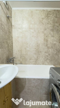 3 camere de vanzare zona Alecsandri