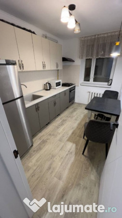 3 camere de vanzare zona Alecsandri