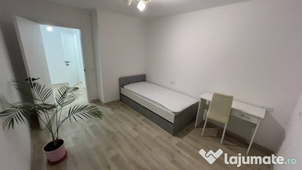 3 camere de vanzare zona Alecsandri