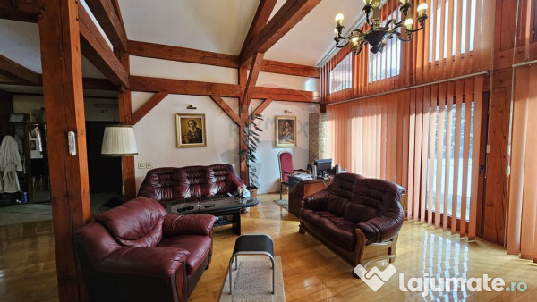 Vilă de lux cu 4 camere de vânzare în Câmpulung Moldo... 