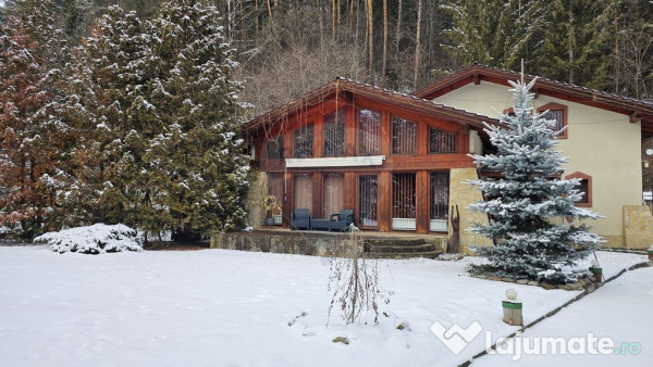 Vilă de lux cu 4 camere de vânzare în Câmpulung Moldo... 