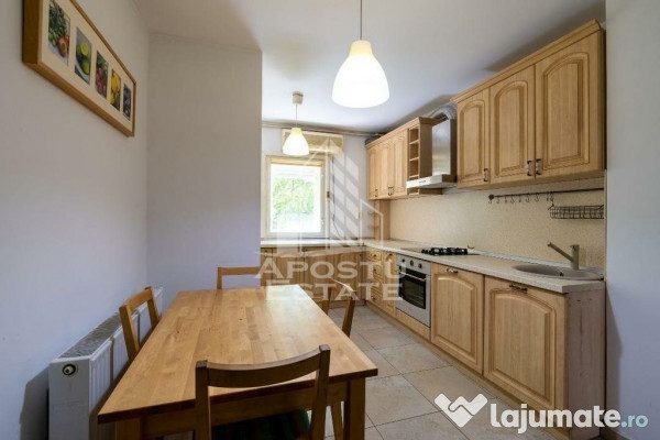 Apartament cu 3 camere, decomandat, 2 bai si 2 balcoane, ...