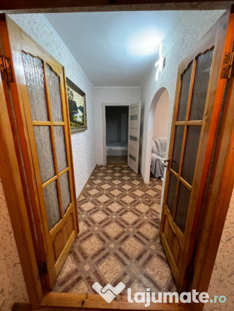 De inchiriat 2 camere in zona Zizin